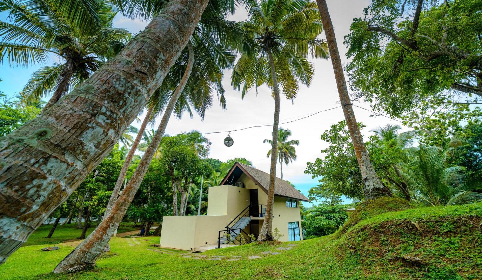 Serendipity Lake - Hikkaduwa Hotel ภายนอก รูปภาพ